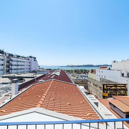Blue By The River 4 - Unique Penthouse Duplex With A View リスボン エクステリア 写真